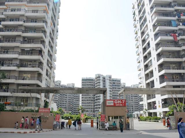 Residents have alleged poor maintenance and handover issues at GH-7 society in Crossings Republik. (Sakib Ali/HT Photo) Residents have alleged poor maintenance and handover issues at GH-7 society in Crossings Republik. (Sakib Ali/HT Photo)