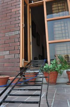 The window on the top floor of the house from where the burglars entered the house. (HT photo) The window on the top floor of the house from where the burglars entered the house. (HT photo)