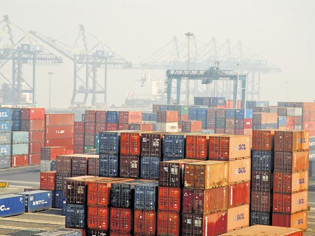 Country’s exports fell 5.5% to $22.71 billion in March.(File Photo)