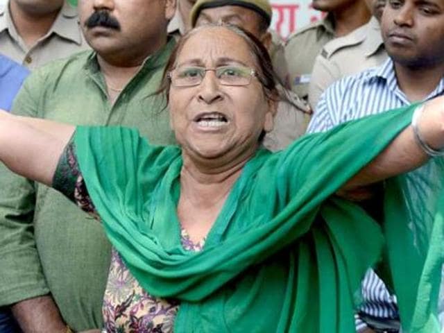 Dalbir Kaur says she suspected that the Pakistan jail authorities would remove Kirpal’s heart in the similar manner in which they removed the vital organs of her brother, Sarabjit Singh. (HT file photo) Dalbir Kaur says she suspected that the Pakistan jail authorities would remove Kirpal’s heart in the similar manner in which they removed the vital organs of her brother, Sarabjit Singh. (HT file photo)