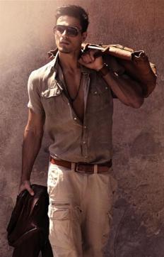 Inspired by the Indian royal wear and the popular movie series Indian Jones. (Pinterest/ glitter.si)