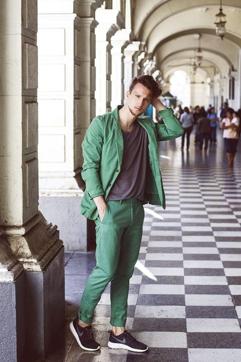 The colour for this sunny season is green. (Pinterest/ Lookastic)