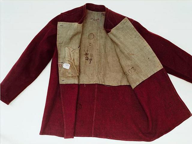 Convict laborer’s uniform jacket, circa 1820-1850. (AFP) Convict laborer’s uniform jacket, circa 1820-1850. (AFP)