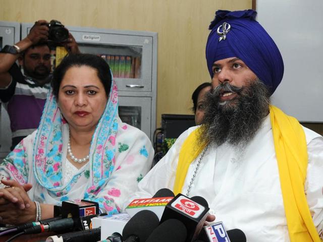 The chairman of Budha Dal Public School, Balbir Singh, addressing a press conference on the school premises in Patiala on Tuesday. (Bharat Bhushan/HT) The chairman of Budha Dal Public School, Balbir Singh, addressing a press conference on the school premises in Patiala on Tuesday. (Bharat Bhushan/HT)