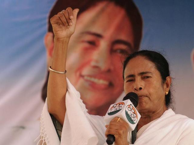 Trinamool Congress supremo and West Bengal chief minister Mamata Banerjee addressing an election rally at Murarishah Chowmatha ground in Basirhat.(Shubhendu Ghosh/HT Photo) Trinamool Congress supremo and West Bengal chief minister Mamata Banerjee addressing an election rally at Murarishah Chowmatha ground in Basirhat.(Shubhendu Ghosh/HT Photo)