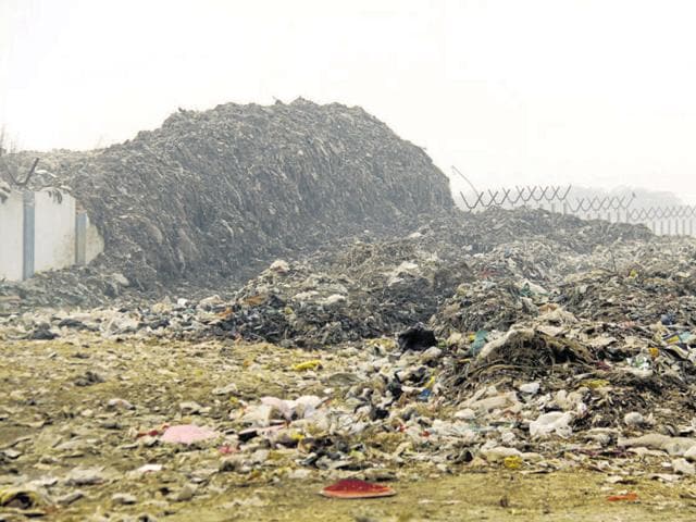 The Central Ground Water Authority has confirmed that leachate from defunct Bandhwari municipal waste treatment plant is flowing into natural water recharge zones, thus, polluting the ground water in the Aravallis.(Manoj Kumar/HT Photo) The Central Ground Water Authority has confirmed that leachate from defunct Bandhwari municipal waste treatment plant is flowing into natural water recharge zones, thus, polluting the ground water in the Aravallis.(Manoj Kumar/HT Photo)