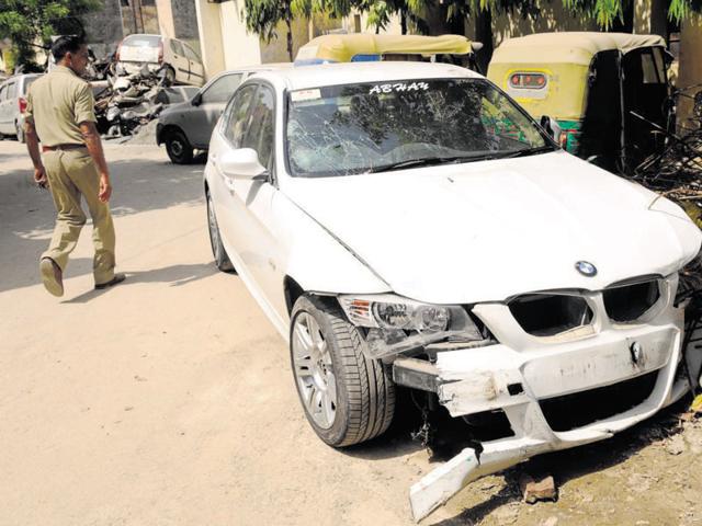 The police said they were scanning camera footage to identify the car in which Vinod allegedly fled after the accident.(HT File) The police said they were scanning camera footage to identify the car in which Vinod allegedly fled after the accident.(HT File)