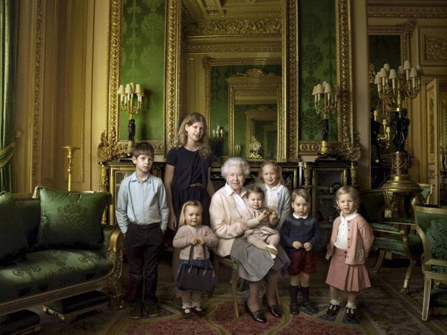 Queen Elizabeth II with her five great-grandchildren and her two youngest grandchildren in Windsor Castle, her official residence. (AP Photo) Queen Elizabeth II with her five great-grandchildren and her two youngest grandchildren in Windsor Castle, her official residence. (AP Photo)