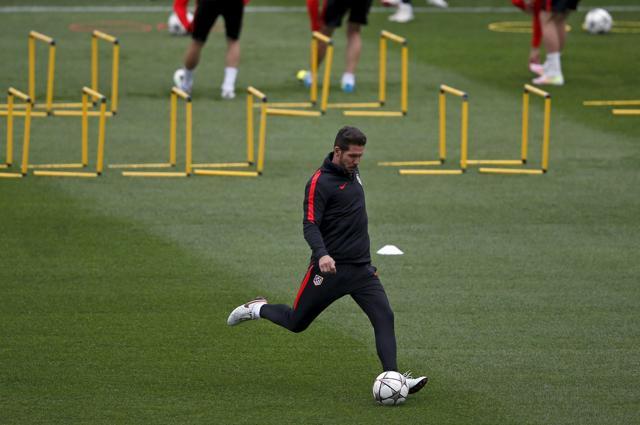 Diego Simeone’s Atletico Madrid has evolved since 2013. They are no longer a spitting image of Jose Mourinho sides, but a mix of that and the hyper-active brand of coaching genius Marcelo Bielsa. (Reuters Photo) Diego Simeone’s Atletico Madrid has evolved since 2013. They are no longer a spitting image of Jose Mourinho sides, but a mix of that and the hyper-active brand of coaching genius Marcelo Bielsa. (Reuters Photo)
