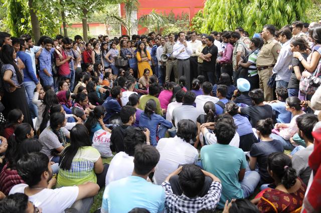 The college administration said they are fighting a case against the UGC’s decision in the Delhi high court and will soon come out with a solution. (Burhaan Kinu/HT Photo)