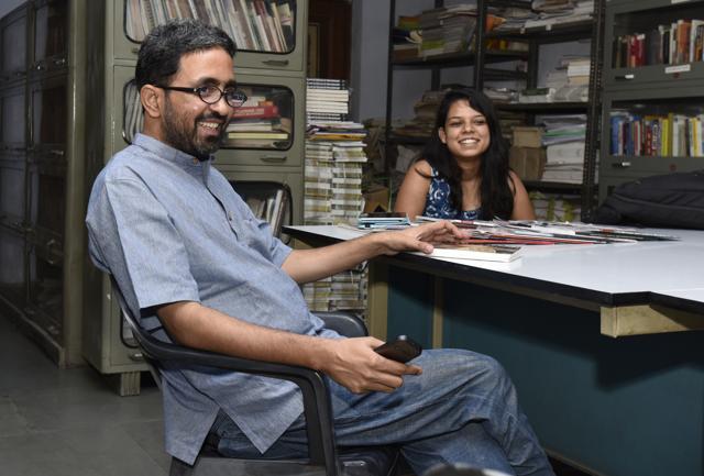 Kumar Sundaram and Prerna Gupta, co-editors of India Resists in Delhi. The site gives space to all movements and does not distinguish between known and unknown analysts. “We grow and ‘fall’ with the movement. As a movement picks up, our hits increase. As it ebbs, so do our hits. But with each movement, we reach a new constituency of readers,” says Gupta (Virendra Singh Gosain / HT Photo) Kumar Sundaram and Prerna Gupta, co-editors of India Resists in Delhi. The site gives space to all movements and does not distinguish between known and unknown analysts. “We grow and ‘fall’ with the movement. As a movement picks up, our hits increase. As it ebbs, so do our hits. But with each movement, we reach a new constituency of readers,” says Gupta (Virendra Singh Gosain / HT Photo)