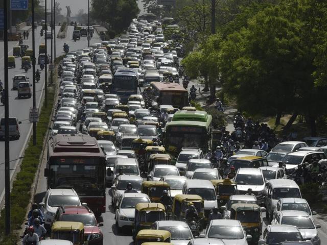 Traffic volunteers in New Delhi on Thursday.(Sushil Kumar/ Hindustan Times)