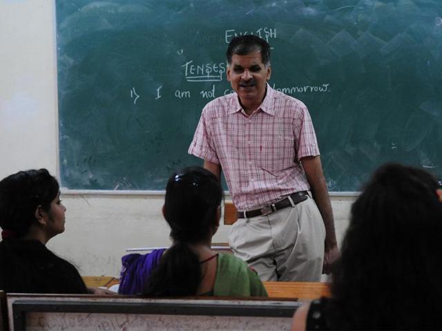 Rajasthan’s minister of state for primary and secondary education urged teachers to play an active role in increasing enrolment of students from 68.5 lakh to 80 lakh in government schools. (Mujeeb Faruqui/HT file photo) Rajasthan’s minister of state for primary and secondary education urged teachers to play an active role in increasing enrolment of students from 68.5 lakh to 80 lakh in government schools. (Mujeeb Faruqui/HT file photo)