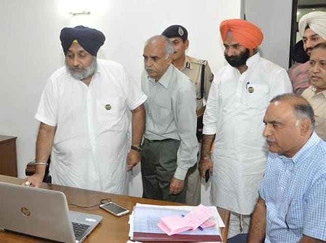 Punjab deputy chief minister Sukhbir Singh Badal launching police mobile applications on Friday. (Photo credits-Facebook) Punjab deputy chief minister Sukhbir Singh Badal launching police mobile applications on Friday. (Photo credits-Facebook)