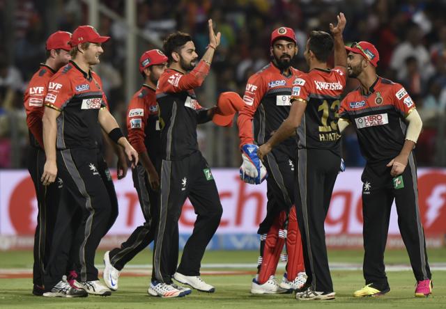 Virat Kohli of Royal Challengers Bangalore celebrates after taking the wicket of Rising Pune Supergaints Steve Smith. (Anshuman Poyrekar/HT Photo) Virat Kohli of Royal Challengers Bangalore celebrates after taking the wicket of Rising Pune Supergaints Steve Smith. (Anshuman Poyrekar/HT Photo)