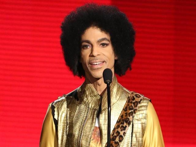 In this November 22, 2015 file photo, Prince presents the award for favourite album -- soul/R&B at the American Music Awards in Los Angeles. (AP) In this November 22, 2015 file photo, Prince presents the award for favourite album -- soul/R&B at the American Music Awards in Los Angeles. (AP)