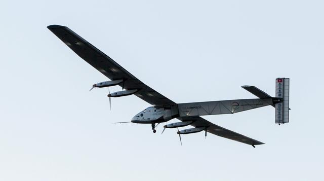 Solar Impulse 2 takes off from Kalaeloa Airport, Hawaii. (AFP Photo) Solar Impulse 2 takes off from Kalaeloa Airport, Hawaii. (AFP Photo)