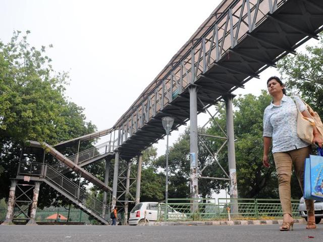 The FOBs were built without any scientific study, a study by Punjab traffic adviser said. With no pedestrians using it, advertisements on it act as a distraction for commuters, the HC was informed. (HT file photo) The FOBs were built without any scientific study, a study by Punjab traffic adviser said. With no pedestrians using it, advertisements on it act as a distraction for commuters, the HC was informed. (HT file photo)