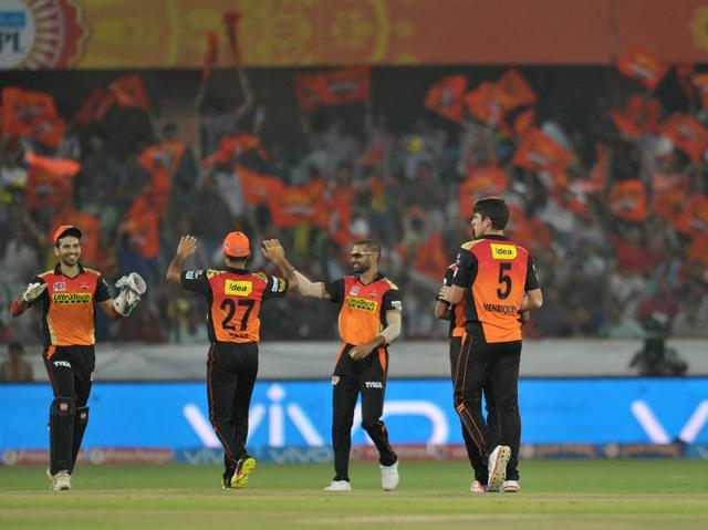 Sunrisers Hyderabad wicketkeeper Naman Ojha (L) celebrates the wicket of David Miller of Kings XI Punjab. (AFP)