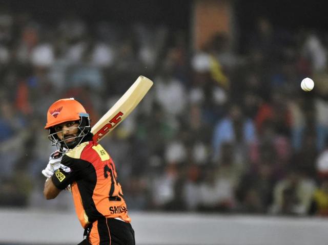 Sunrisers Hyderabad`s Shikhar Dhawan hits a shot. (Sanjeev Verma/HT Photo)