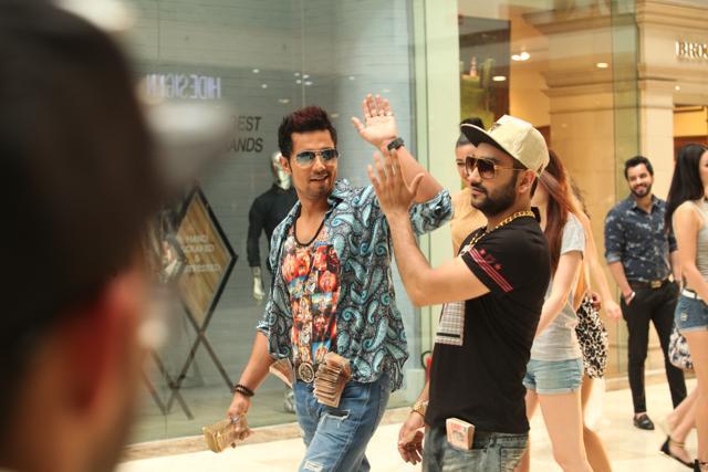 Randeep Hooda and singer Fazilpuria shoot for Laal Rang (MANOJ VERMA/HINDUSTAN TIMES)