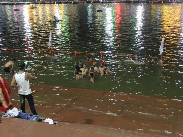 Ram Ghat dazzles with colourful lights at mid night. (Ritesh Mishra / HT Photo) Ram Ghat dazzles with colourful lights at mid night. (Ritesh Mishra / HT Photo)