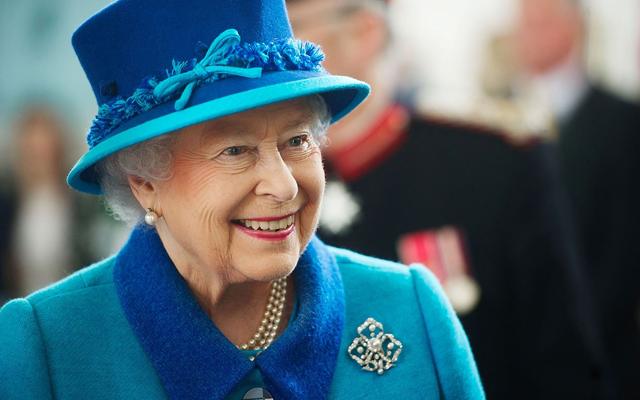 A two-page letter penned by Queen Elizabeth on how she and Prince Philip first fell in love attracted “furious” bidding and sold for a whopping 14,000 pounds, nearly 18 times the pre-auction estimates. A two-page letter penned by Queen Elizabeth on how she and Prince Philip first fell in love attracted “furious” bidding and sold for a whopping 14,000 pounds, nearly 18 times the pre-auction estimates.