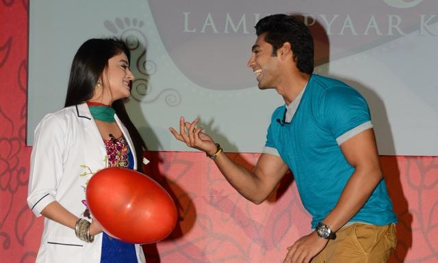 Dr. Nandini (Mahhi Vij) and Krish (Ruslaan Mumtaz) at the Balika Vadhu Press Conference. (HT Photo)