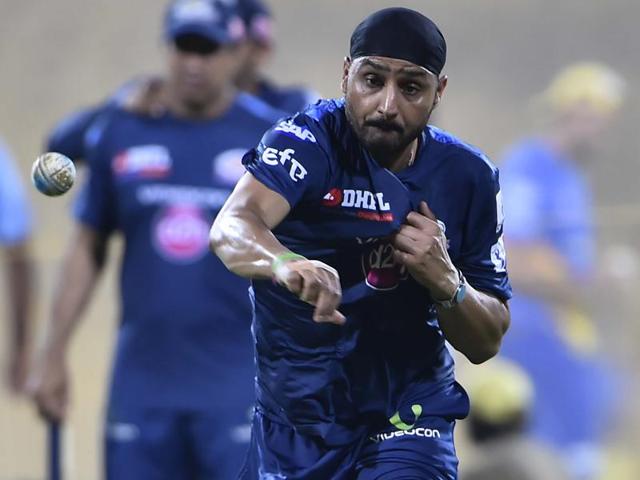 Harbhajan Singh’s form played an important role in Mumbai Indians’ victorious campaigns in 2013 and 2015.(Virendra Singh Gosain/HT file photo) Harbhajan Singh’s form played an important role in Mumbai Indians’ victorious campaigns in 2013 and 2015.(Virendra Singh Gosain/HT file photo)