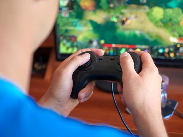 A 31-year-old US man has been charged with suffocating his two-year-old daughter to death for distracting him from his computer games. (Representative image) A 31-year-old US man has been charged with suffocating his two-year-old daughter to death for distracting him from his computer games. (Representative image)