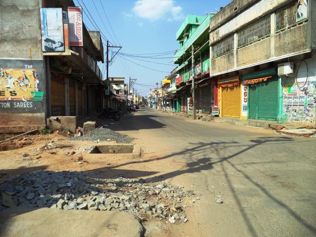 The heat is on in Titlagarh and nobody dares to step out. (HT photo) The heat is on in Titlagarh and nobody dares to step out. (HT photo)