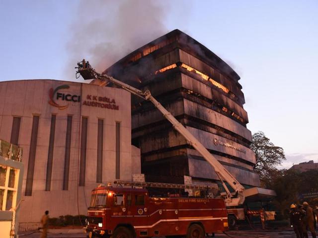 A fire broke out at the FICCI building in New Delhi in the early morning hours on April 26, 2016.(HT Photo)