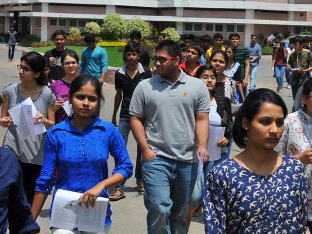 Students coming out of the examination centre after appearing in the JEE (Main) exam . (Shankar Mourya/ HT photo) Students coming out of the examination centre after appearing in the JEE (Main) exam . (Shankar Mourya/ HT photo)