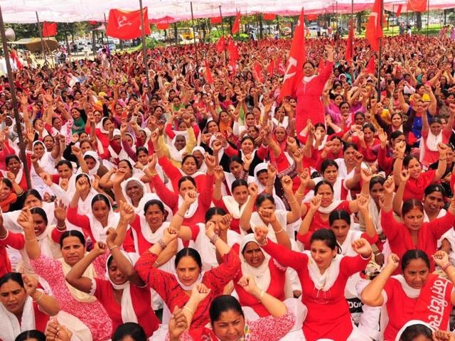 Anganwadi workers have been agitating for long in support of their demands across the state. ht file (HT File) Anganwadi workers have been agitating for long in support of their demands across the state. ht file (HT File)