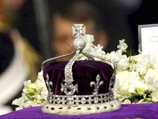 The Kohinoor, or "mountain of light," diamond, set in the Maltese Cross at the front of the crown made for Britain's late Queen Elizabeth, is seen on her coffin. (AP File Photo) The Kohinoor, or "mountain of light," diamond, set in the Maltese Cross at the front of the crown made for Britain's late Queen Elizabeth, is seen on her coffin. (AP File Photo)