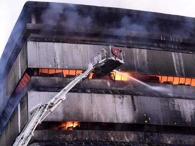 Fire fighters at National Museum of Natural History, near FICCI and KK Birla Auditorium, at Mandi House in New Delhi, India, on Tuesday, April 26, 2016. (Arvind Ashok Nigam/ HT Photo) Fire fighters at National Museum of Natural History, near FICCI and KK Birla Auditorium, at Mandi House in New Delhi, India, on Tuesday, April 26, 2016. (Arvind Ashok Nigam/ HT Photo)