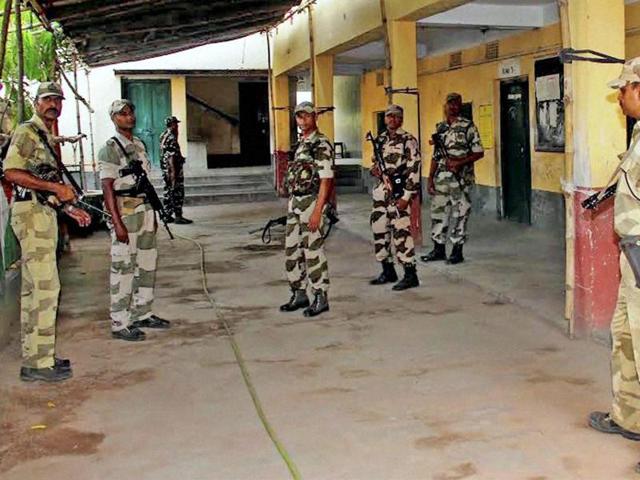 The Election Commission has decided to deploy an unprecedented 680 companies — more than 61,000 personnel — of paramilitary forces for the smooth conduct of the fifth phase of polling in Bengal on April 30. (PTI Photo) The Election Commission has decided to deploy an unprecedented 680 companies — more than 61,000 personnel — of paramilitary forces for the smooth conduct of the fifth phase of polling in Bengal on April 30. (PTI Photo)