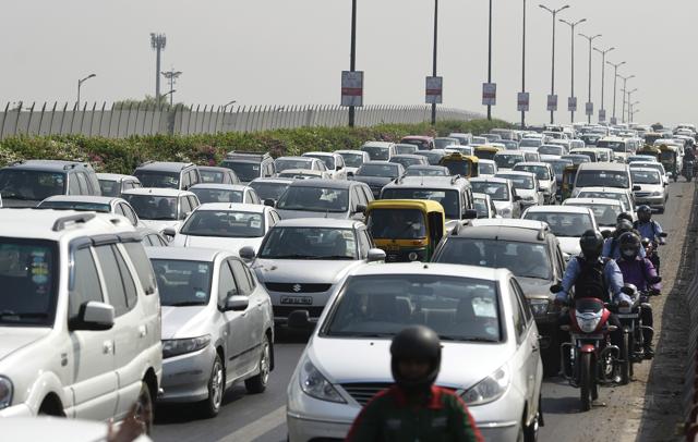 Radio taxi operators have accused aggregators of circumventing the 1998 Supreme Court order mandating all commercial passenger vehicles to run on clean fuel. (HT File Photo) Radio taxi operators have accused aggregators of circumventing the 1998 Supreme Court order mandating all commercial passenger vehicles to run on clean fuel. (HT File Photo)