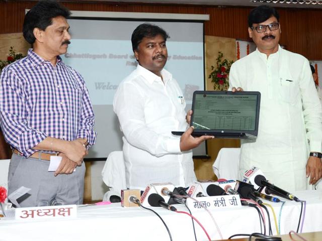 Chhattisgarh school education minister Kedar Kashyap declared the Class 10 board exam result on Thursday. (HT photo) Chhattisgarh school education minister Kedar Kashyap declared the Class 10 board exam result on Thursday. (HT photo)