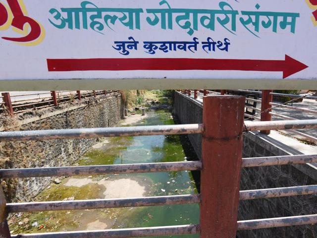 Construction along the Godavari and extensive damming have dried the river, in Nashik. (Vijayanand Gupta/HT Photo)
