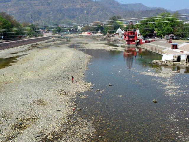 The Uttar Pradesh irrigation department has stopped releasing water into the eastern Ganga canal, leading to an acute shortage for people and wildlife in Haridwar, Bijnor and JP districts of Uttarakhand and adjacent areas in western UP.(HT Photo)