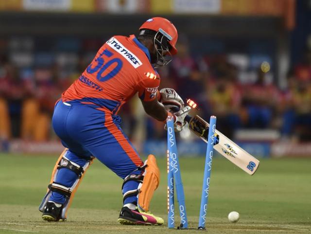 Dwayne Smith is out bowled by Thisara Perera. (Anshuman Poyrekar/HT Photo) Dwayne Smith is out bowled by Thisara Perera. (Anshuman Poyrekar/HT Photo)
