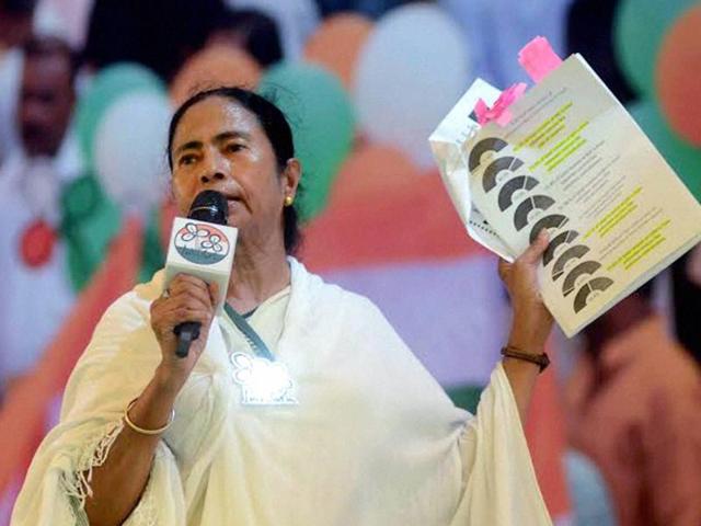 Trinamool supremo Mamata Banerjee will also try her luck during the fifth phase of the West Bengal assembly polls on Saturday. (HT file photo)