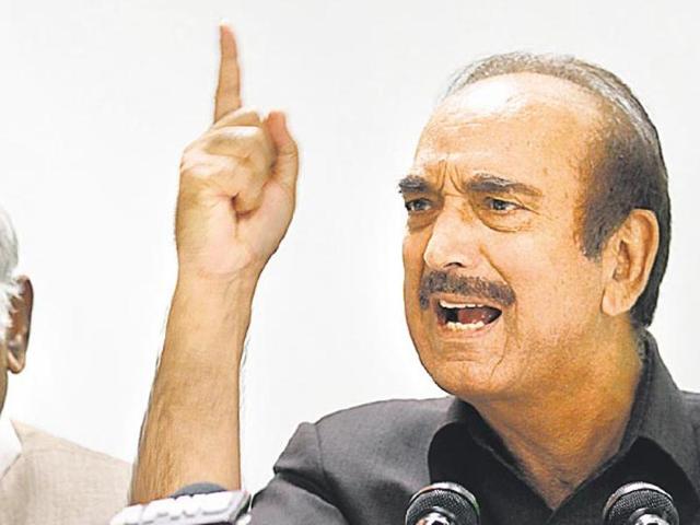 Ghulam Nabi Azad alleged that the BJP is “spreading lies and misinformation” against the Congress.(HT file photo)