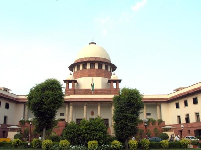 The interim order by SC banning registration of diesel vehicles with engine capacity of 2000 cc or more in Delhi is in force till April 30. (Sonu Mehta / HT Photo) The interim order by SC banning registration of diesel vehicles with engine capacity of 2000 cc or more in Delhi is in force till April 30. (Sonu Mehta / HT Photo)