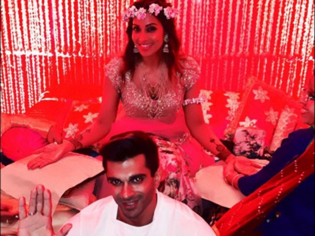 Zen-like calm a day before the wedding? You are killing us Karan Singh Grover and Bipasha. (Instagram) 