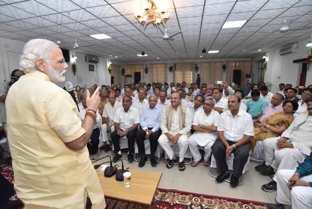 Modi addressed the citizens of Varanasi. (Photo: PIB/Twitter) Modi addressed the citizens of Varanasi. (Photo: PIB/Twitter)