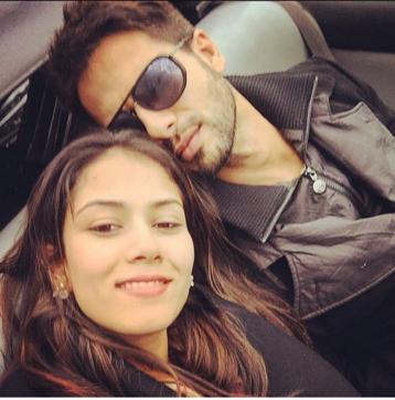 Actor Shahid Kapoor with wife Mira Rajput. (Instagram)