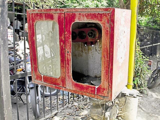 Fire-safety equipment installed years ago in the complex are not in a working condition.(JS Grewal/HT Photo) Fire-safety equipment installed years ago in the complex are not in a working condition.(JS Grewal/HT Photo)