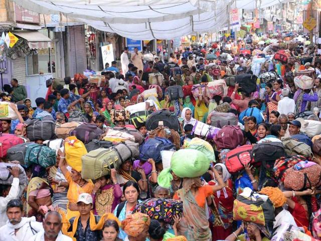 Poor crowd management during the first royal holy dip in Kshipra river during Simhastha has enraged sadhus.(Shankar Mourya/ HT file photo) Poor crowd management during the first royal holy dip in Kshipra river during Simhastha has enraged sadhus.(Shankar Mourya/ HT file photo)